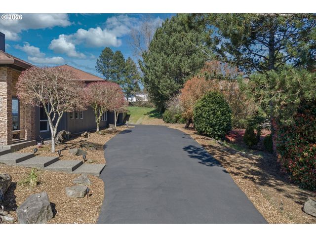 8008 Se EVERGREEN Hwy, Vancouver, WA 98664