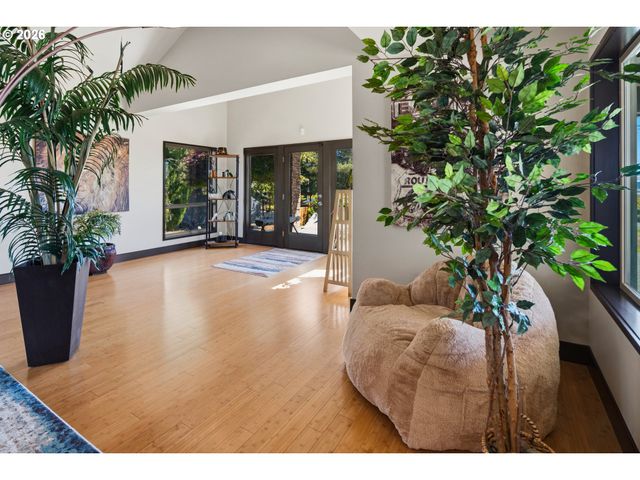 8008 Se EVERGREEN Hwy, Vancouver, WA 98664