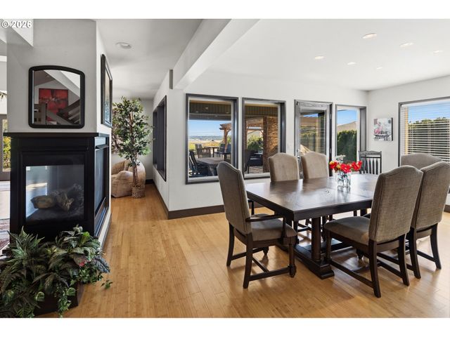 8008 Se EVERGREEN Hwy, Vancouver, WA 98664