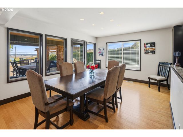 8008 Se EVERGREEN Hwy, Vancouver, WA 98664