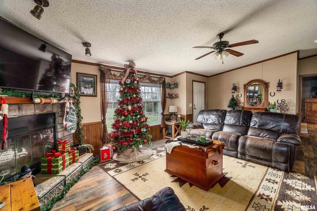 3996 Belgium Road, Mulkeytown, IL 62865