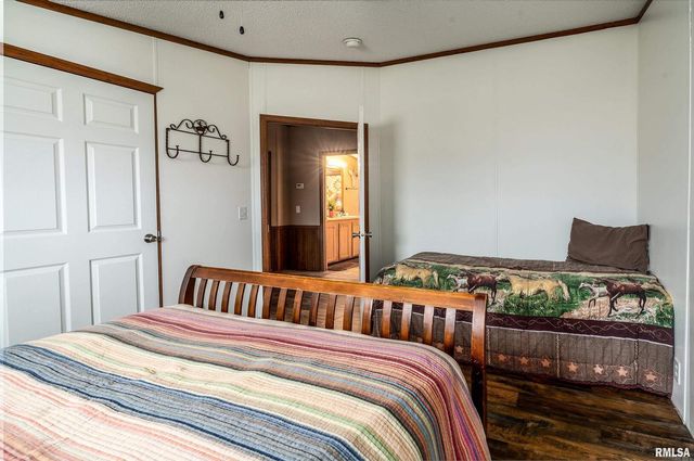 3996 Belgium Road, Mulkeytown, IL 62865