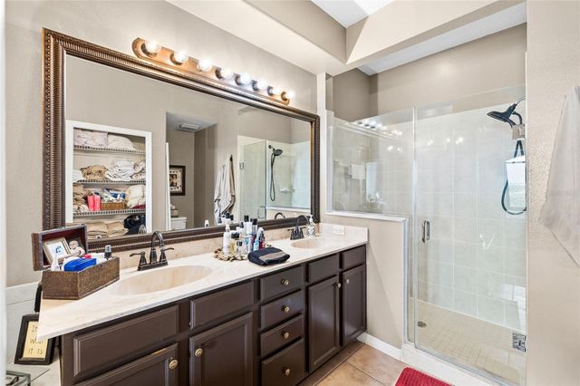 4319 SPINNAKER COVE LN, Tampa, FL 33615