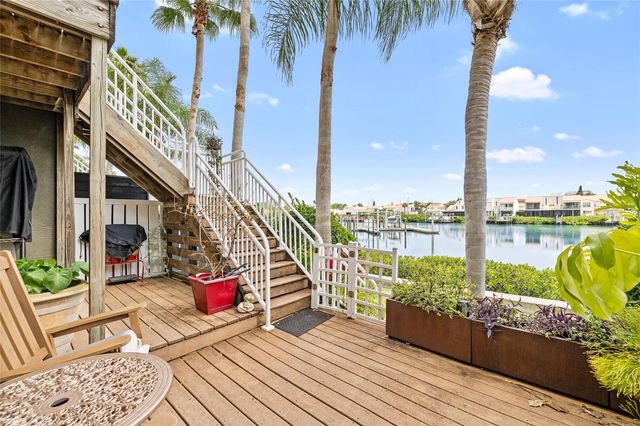 4319 SPINNAKER COVE LN, Tampa, FL 33615