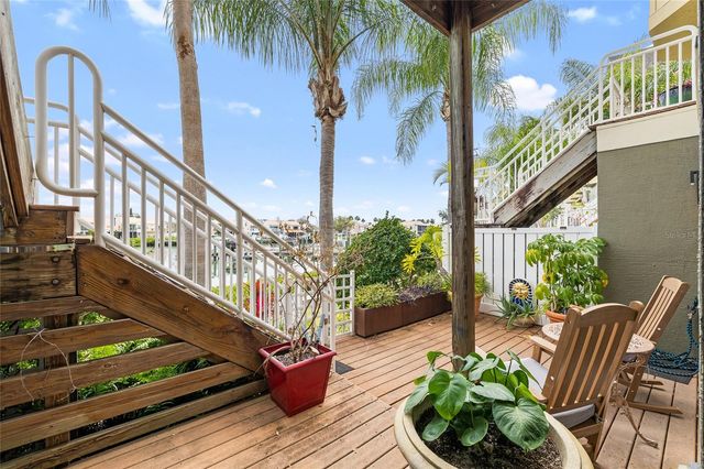 4319 SPINNAKER COVE LN, Tampa, FL 33615