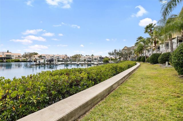 4319 SPINNAKER COVE LN, Tampa, FL 33615