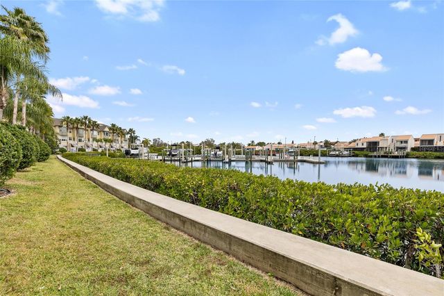 4319 SPINNAKER COVE LN, Tampa, FL 33615