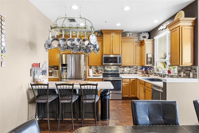 4319 SPINNAKER COVE LN, Tampa, FL 33615