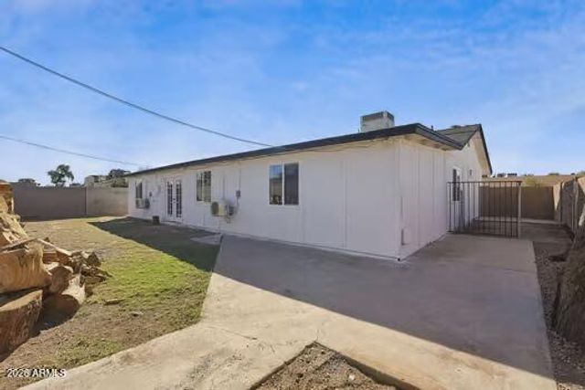 4218 W Grisworld Road, Phoenix, AZ 85051