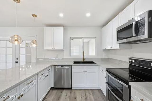 4218 W Grisworld Road, Phoenix, AZ 85051