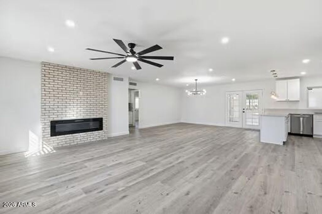 4218 W Grisworld Road, Phoenix, AZ 85051 — photo 4