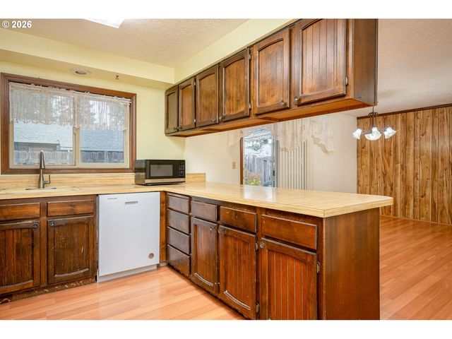 2926 Se 144TH Ave, Portland, OR 97236
