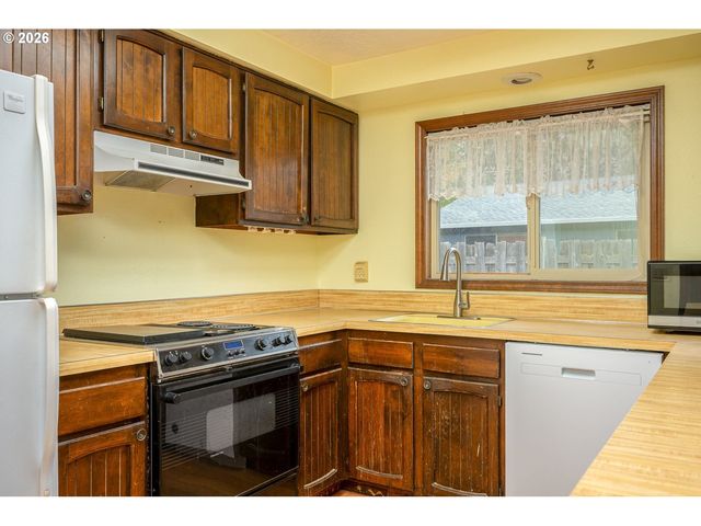 2926 Se 144TH Ave, Portland, OR 97236
