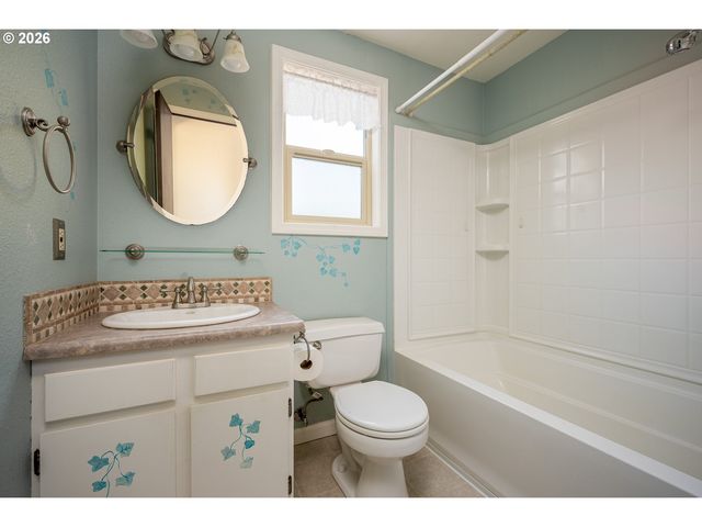 2926 Se 144TH Ave, Portland, OR 97236