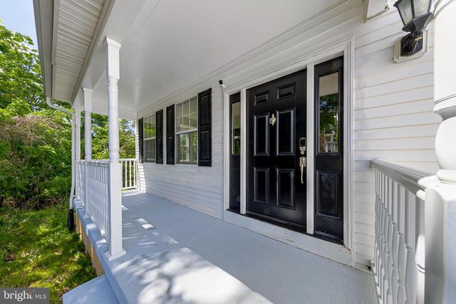 2032 S LANGLEY ST, Arlington, VA 22204