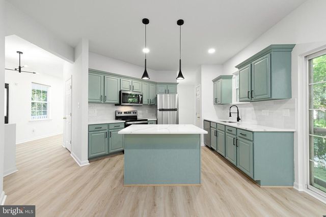 2032 S LANGLEY ST, Arlington, VA 22204