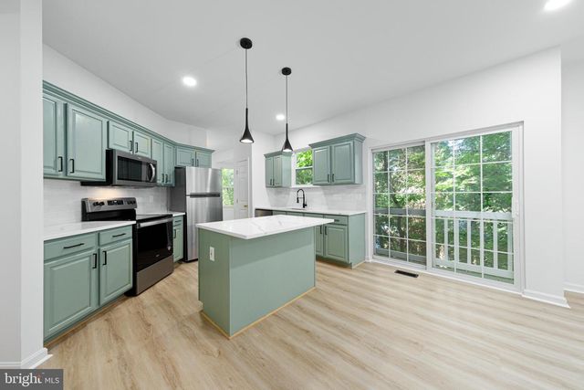 2032 S LANGLEY ST, Arlington, VA 22204