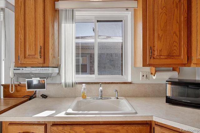 25602 Deborah, Redford, MI 48239