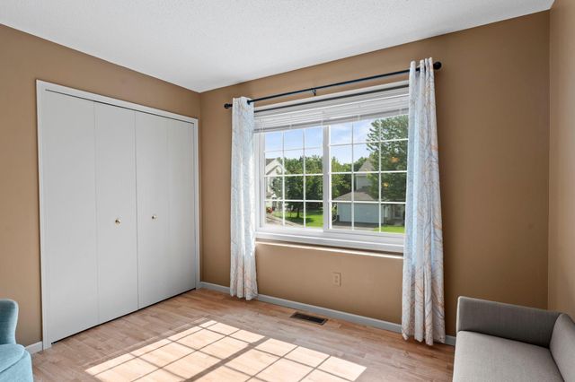 2754 Wagon Wheel Trail, Chaska, MN 55318