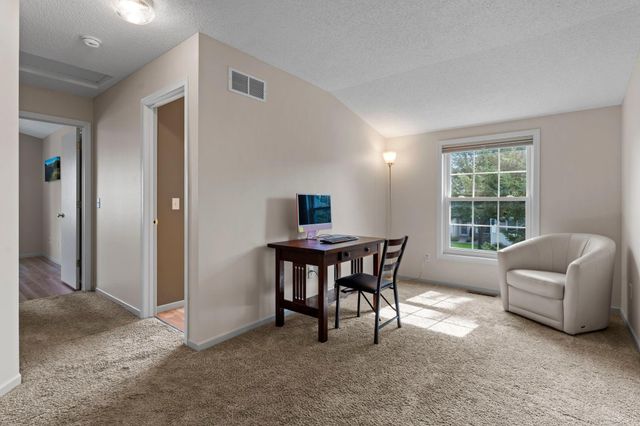 2754 Wagon Wheel Trail, Chaska, MN 55318