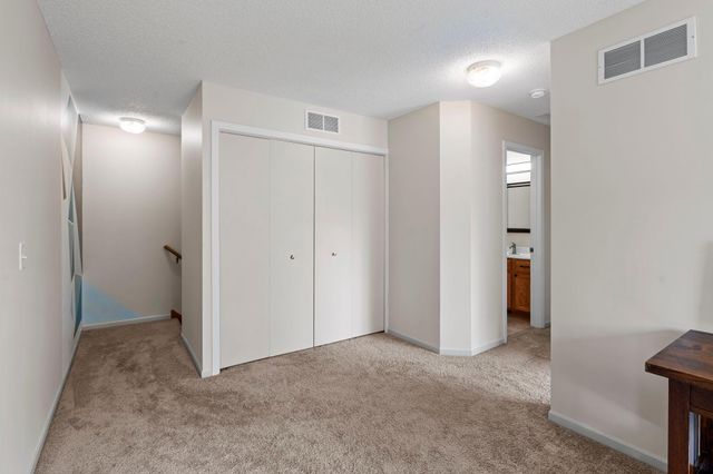2754 Wagon Wheel Trail, Chaska, MN 55318