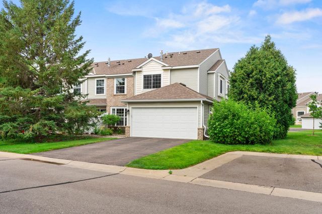 2754 Wagon Wheel Trail, Chaska, MN 55318