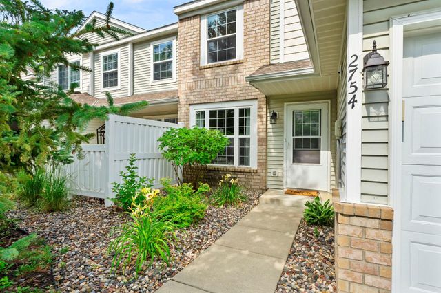 2754 Wagon Wheel Trail, Chaska, MN 55318