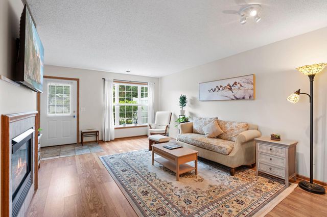 2754 Wagon Wheel Trail, Chaska, MN 55318