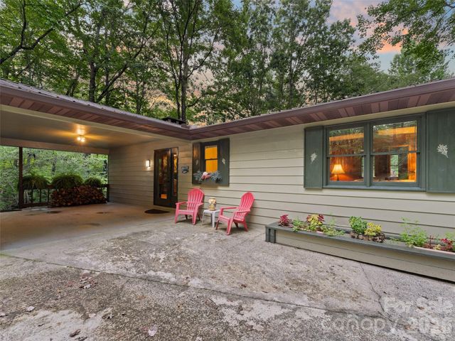 219 Kentwood Lane, Pisgah Forest, NC 28768