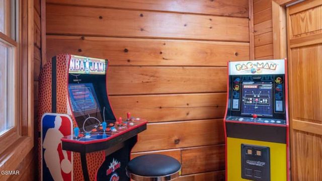 449 Lucerne Way, Gatlinburg, TN 37738