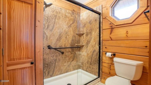 449 Lucerne Way, Gatlinburg, TN 37738