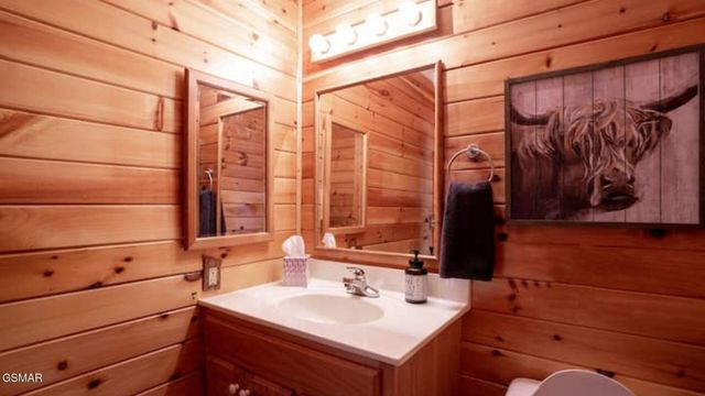 449 Lucerne Way, Gatlinburg, TN 37738