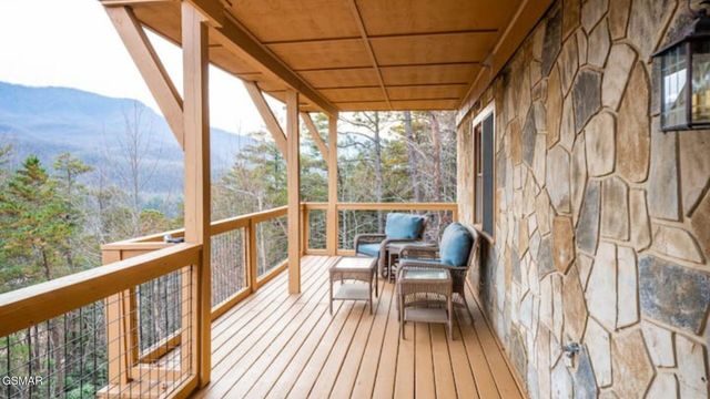 449 Lucerne Way, Gatlinburg, TN 37738