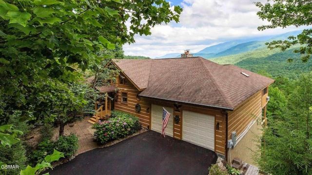 449 Lucerne Way, Gatlinburg, TN 37738