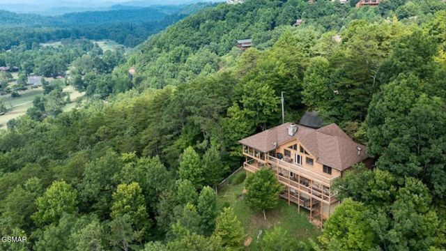 449 Lucerne Way, Gatlinburg, TN 37738