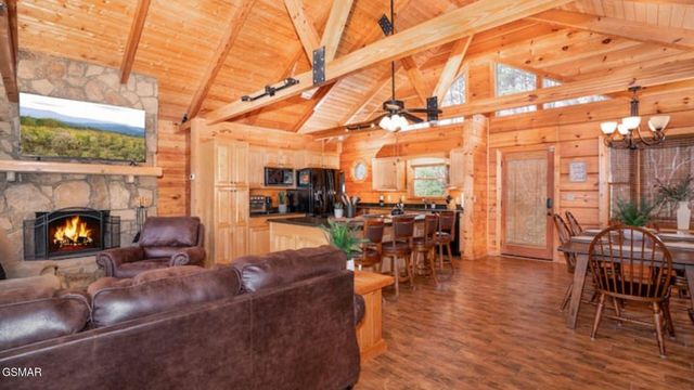 449 Lucerne Way, Gatlinburg, TN 37738