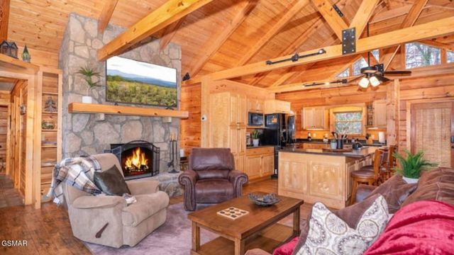 449 Lucerne Way, Gatlinburg, TN 37738