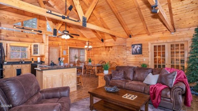 449 Lucerne Way, Gatlinburg, TN 37738