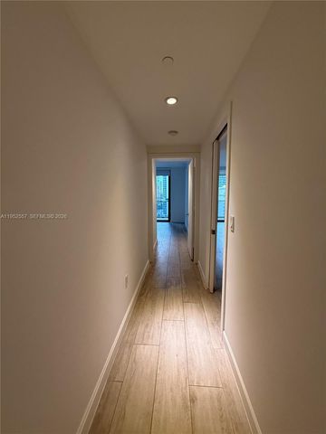 45 SW 9th St 1004, Miami, FL 33130