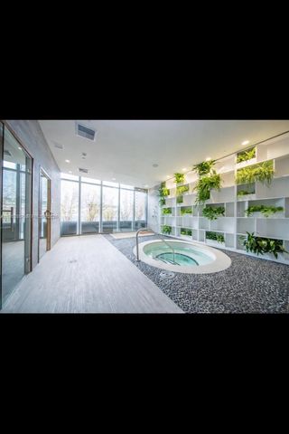 45 SW 9th St 1004, Miami, FL 33130