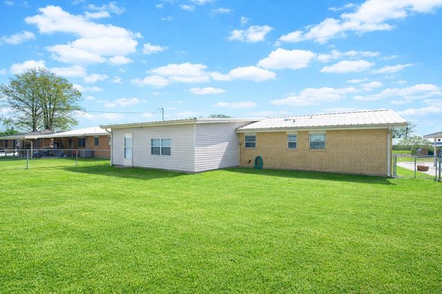 1245 Columbus Ave, Bayou Vista, LA 70380