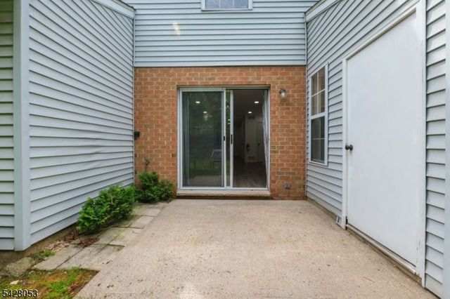 7 Lee Ct 7, Lebanon Boro, NJ 08833
