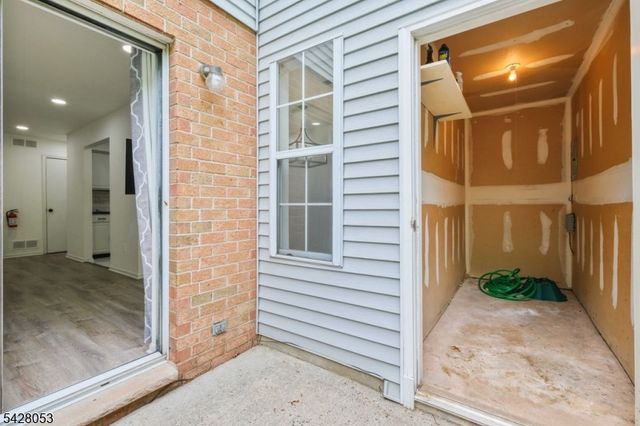 7 Lee Ct 7, Lebanon Boro, NJ 08833