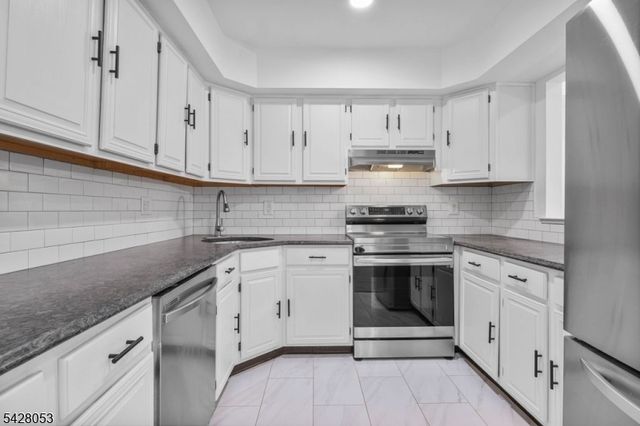 7 Lee Ct 7, Lebanon Boro, NJ 08833