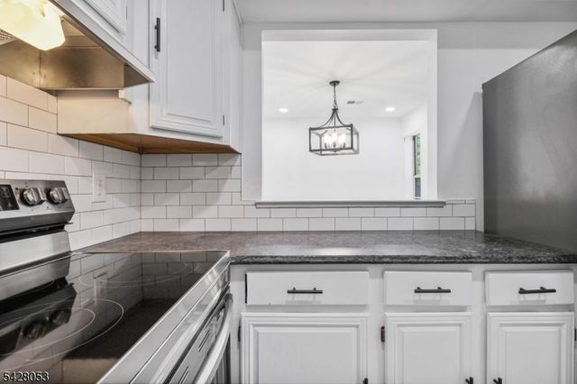 7 Lee Ct 7, Lebanon Boro, NJ 08833