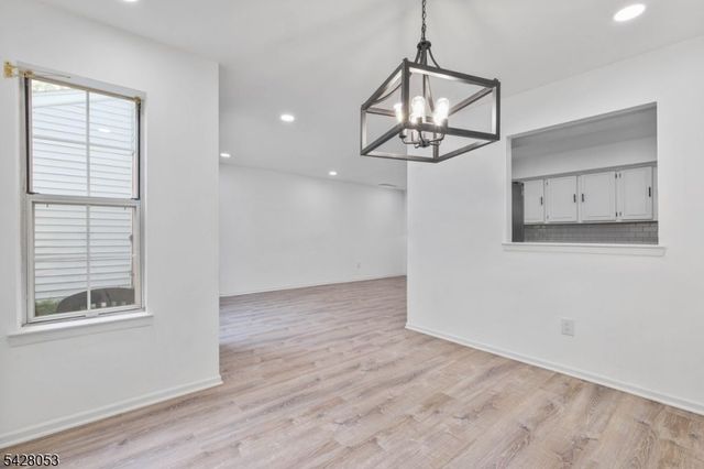 7 Lee Ct 7, Lebanon Boro, NJ 08833