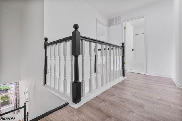 7 Lee Ct 7, Lebanon Boro, NJ 08833