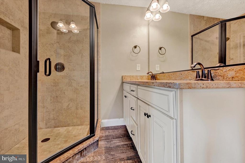 Image 17 of property listing at 19 DERWOOD CT, Parkville, MD 21234