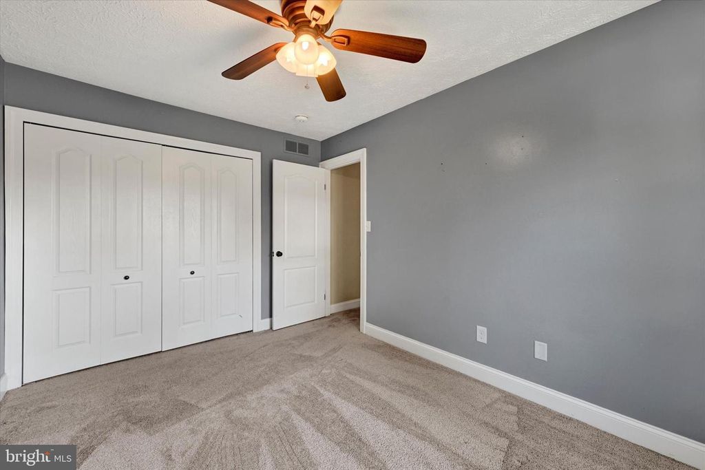 Image 19 of property listing at 19 DERWOOD CT, Parkville, MD 21234