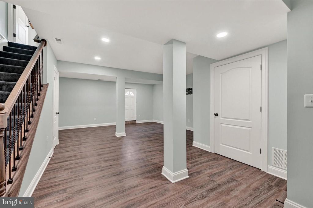 Image 22 of property listing at 19 DERWOOD CT, Parkville, MD 21234